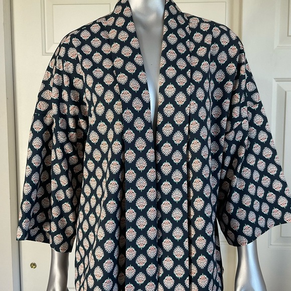 Banana Republic Women Kimono size Small Navy Blue Floral - Picture 3 of 9